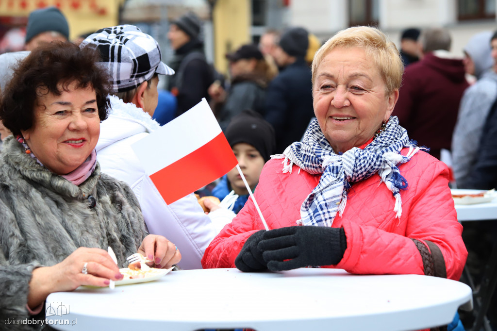 Piknik patriotyczny na Rynku Nowomiejskim