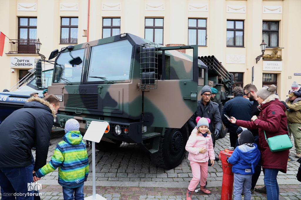 Piknik patriotyczny na Rynku Nowomiejskim