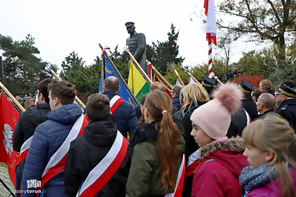 Uroczystość na placu Rapackiego w Toruniu