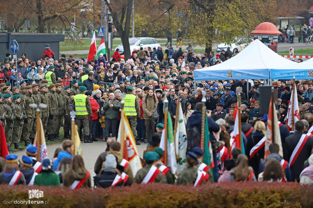 Uroczystość na placu Rapackiego w Toruniu