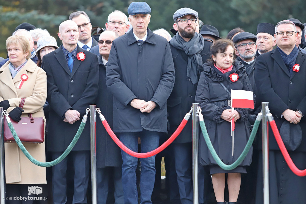 Uroczystość na placu Rapackiego w Toruniu