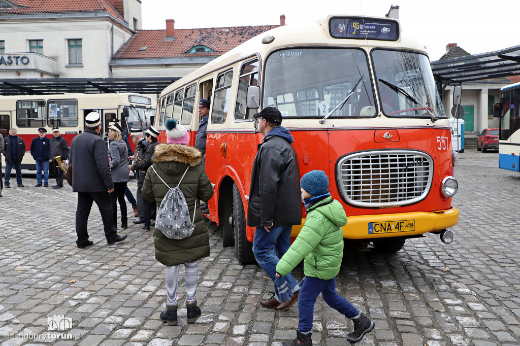 Czerwonym ogórkiem na Toruń Główny