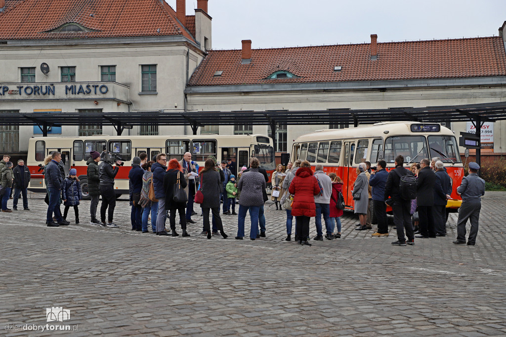 Czerwonym ogórkiem na Toruń Główny
