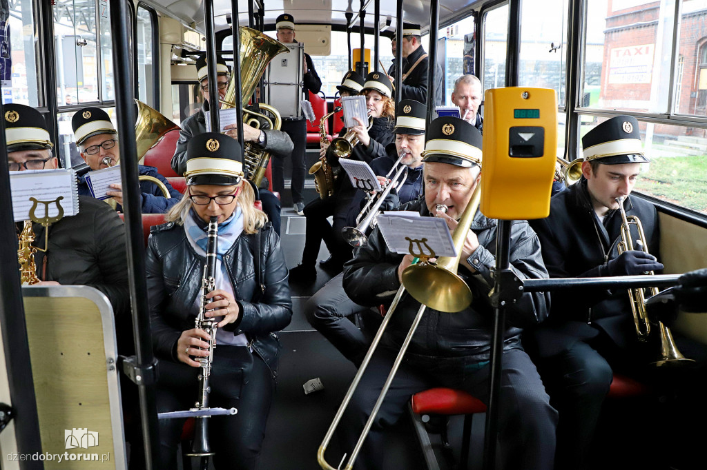 Czerwonym ogórkiem na Toruń Główny