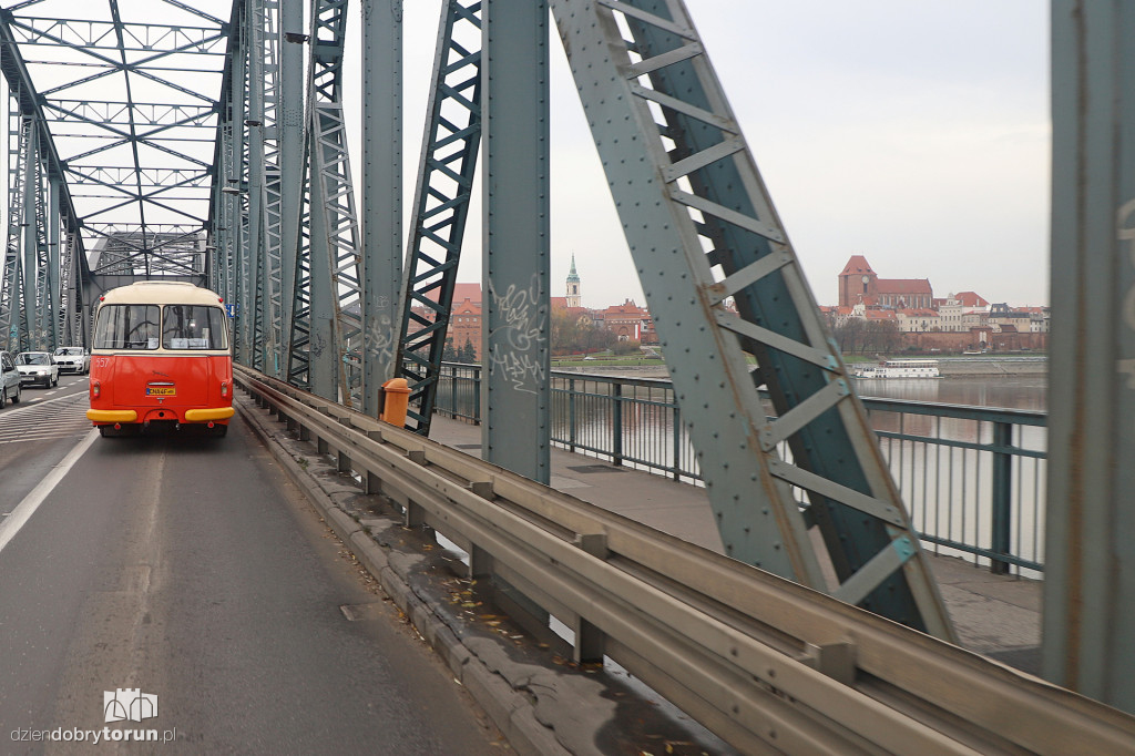 Czerwonym ogórkiem na Toruń Główny