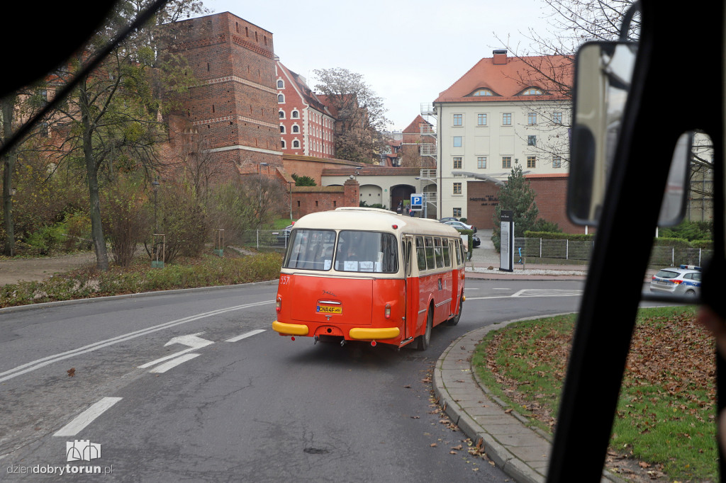 Czerwonym ogórkiem na Toruń Główny