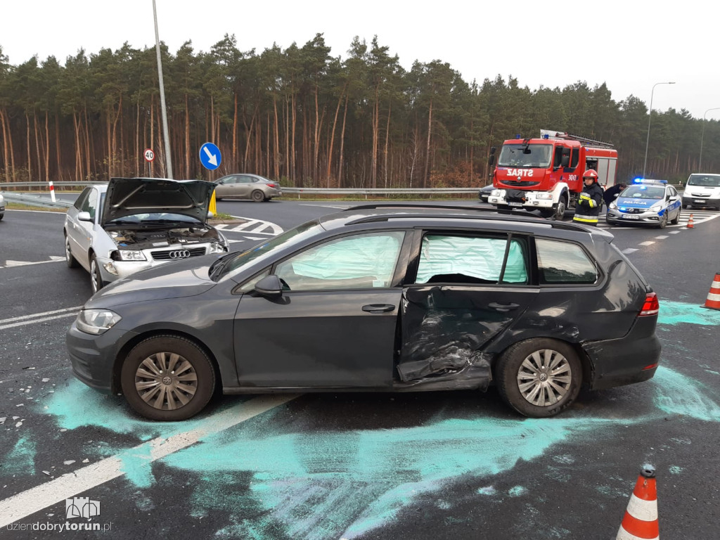 Dwie kolizje koło węzła w Małej Nieszawce