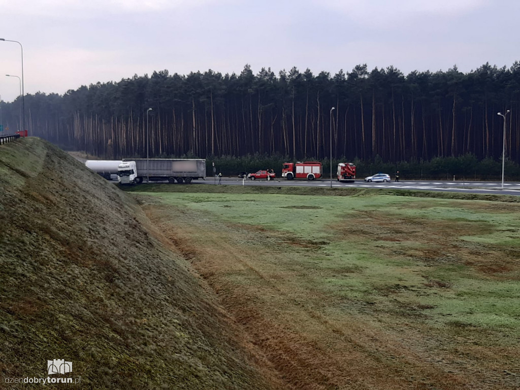 Dwie kolizje koło węzła w Małej Nieszawce