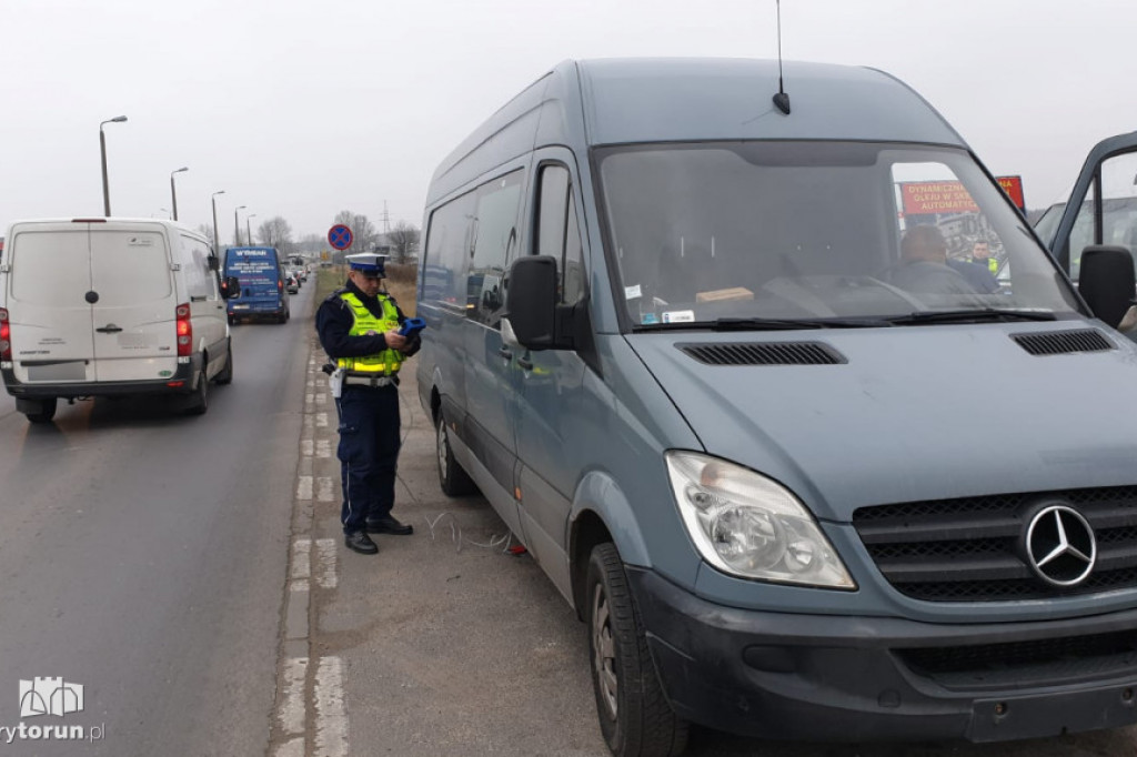 Policjanci skontrolowali pojazdy na ulicach miasta