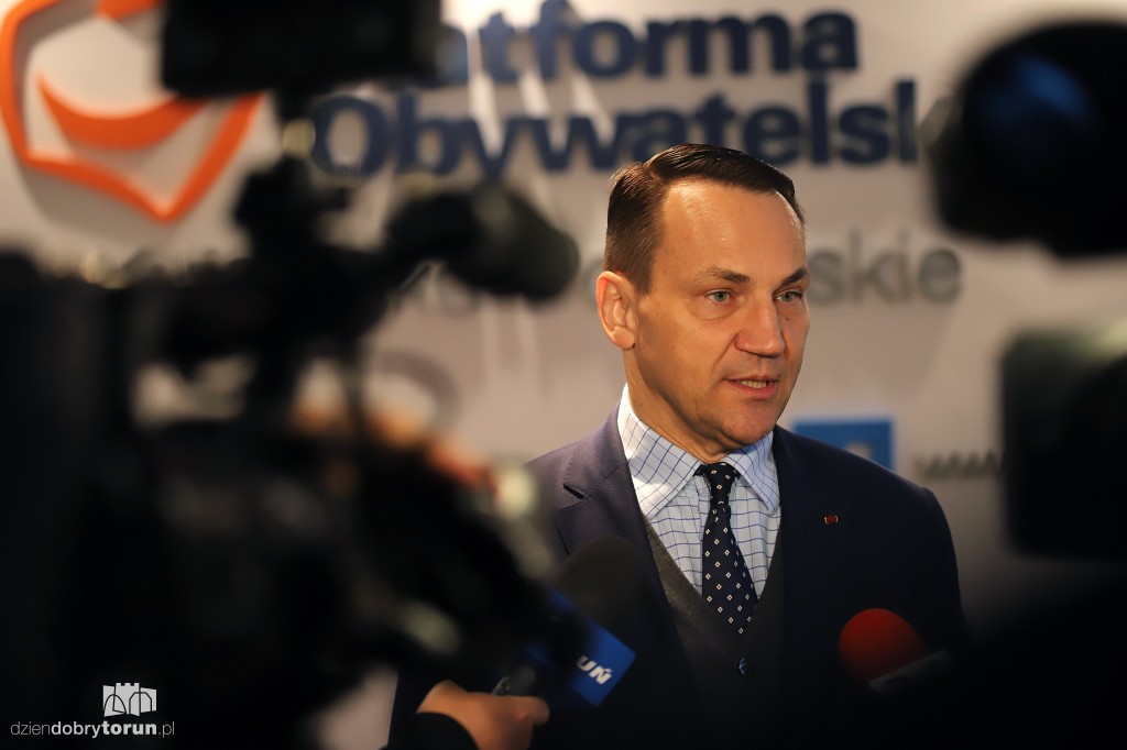 Otwarcie biura poselskiego Sikorskiego w Toruniu