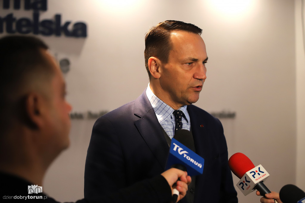 Otwarcie biura poselskiego Sikorskiego w Toruniu