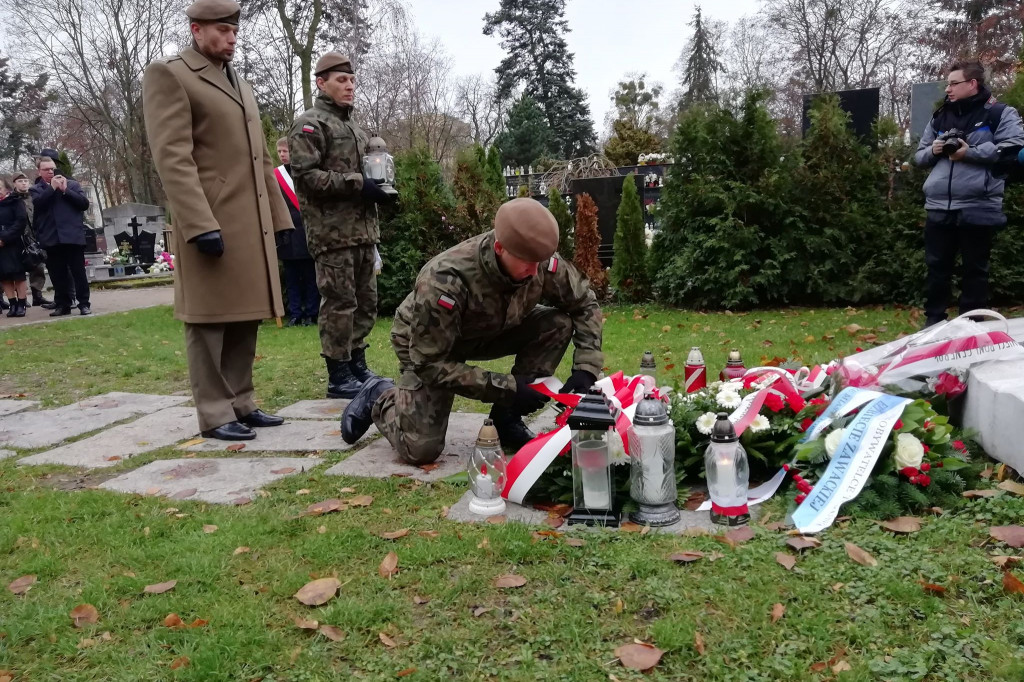 Toruń: uczcili urodziny gen. Zawackiej