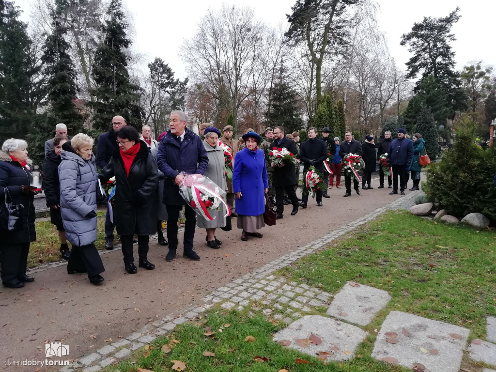 Toruń: uczcili urodziny gen. Zawackiej