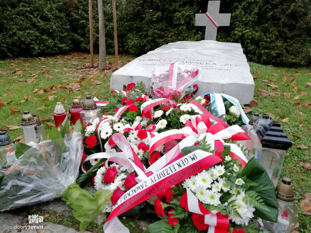 Toruń: uczcili urodziny gen. Zawackiej