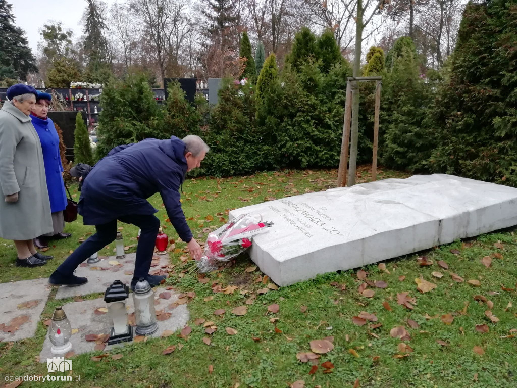 Toruń: uczcili urodziny gen. Zawackiej