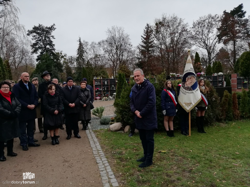 Toruń: uczcili urodziny gen. Zawackiej