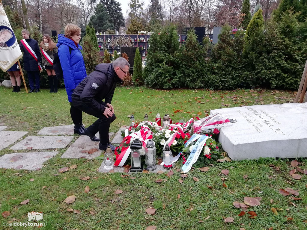 Toruń: uczcili urodziny gen. Zawackiej