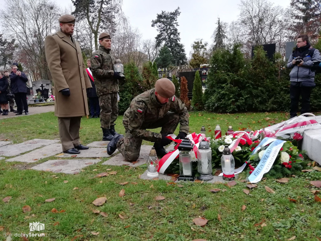 Toruń: uczcili urodziny gen. Zawackiej