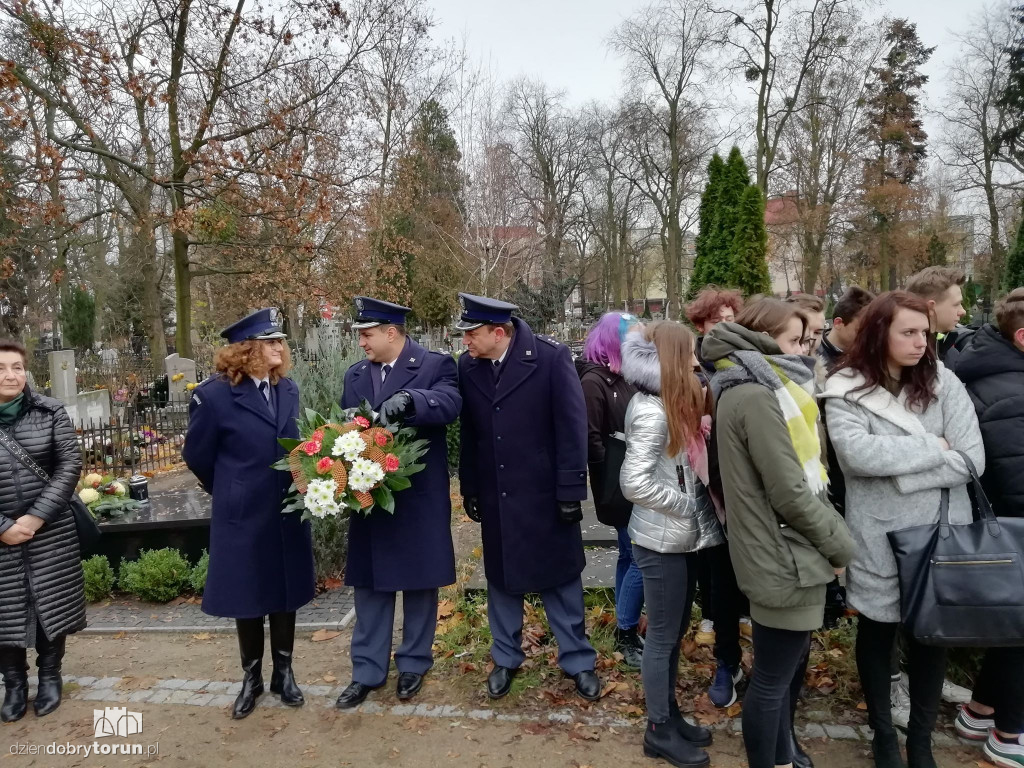 Toruń: uczcili urodziny gen. Zawackiej
