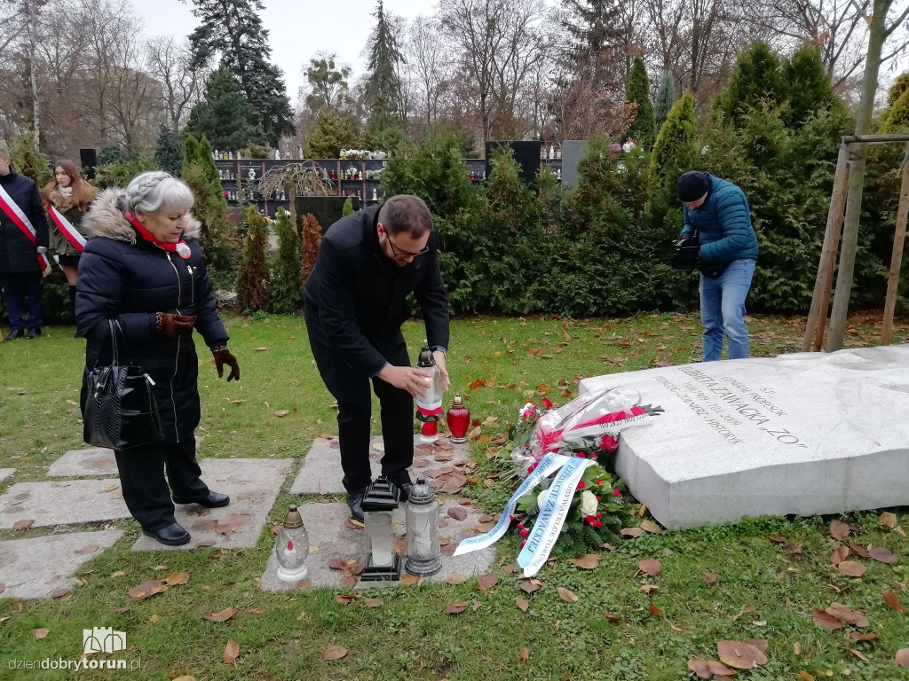 Toruń: uczcili urodziny gen. Zawackiej