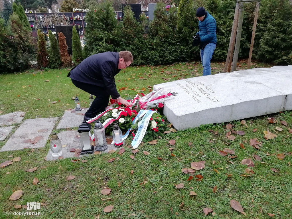 Toruń: uczcili urodziny gen. Zawackiej