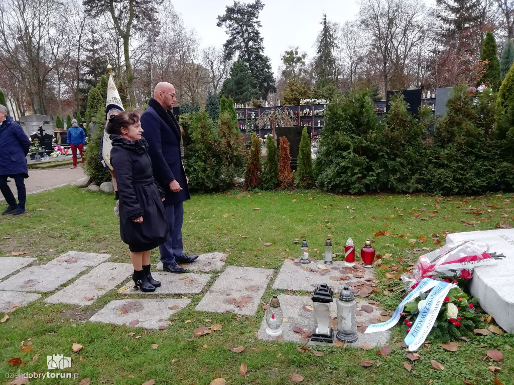 Toruń: uczcili urodziny gen. Zawackiej