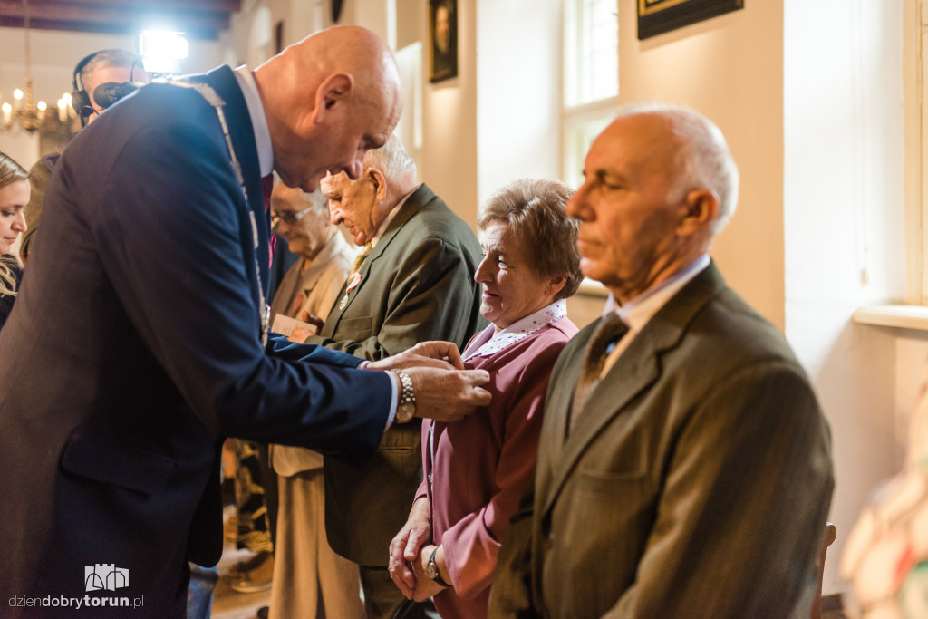 Prezydent wręczył medale małżeństwom