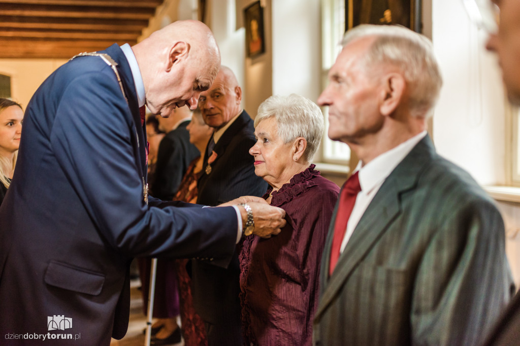 Prezydent wręczył medale małżeństwom