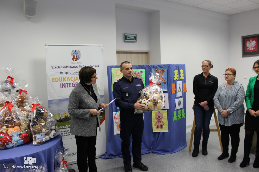 Pluszaki dla policjantów z Torunia