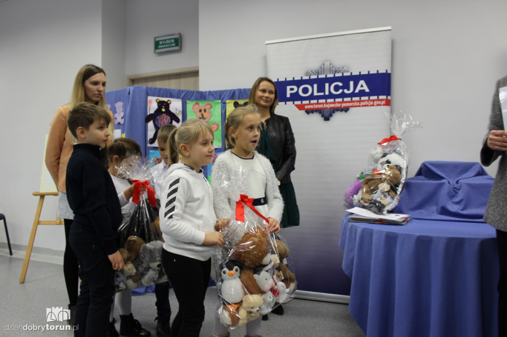 Pluszaki dla policjantów z Torunia