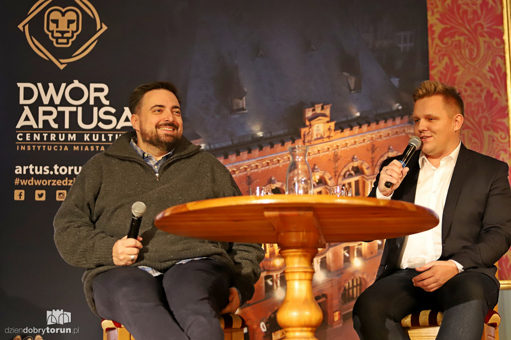 Tomasz Sekielski w Dworze Artusa