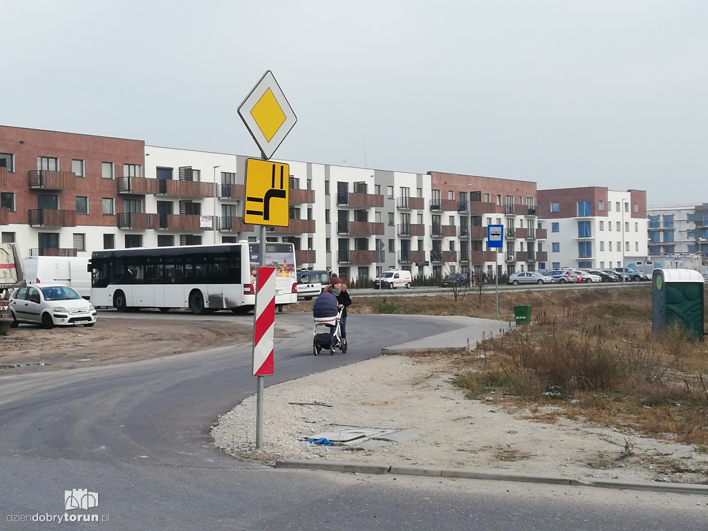 Ewakuacja mieszkańców z bloków na JAR-ze