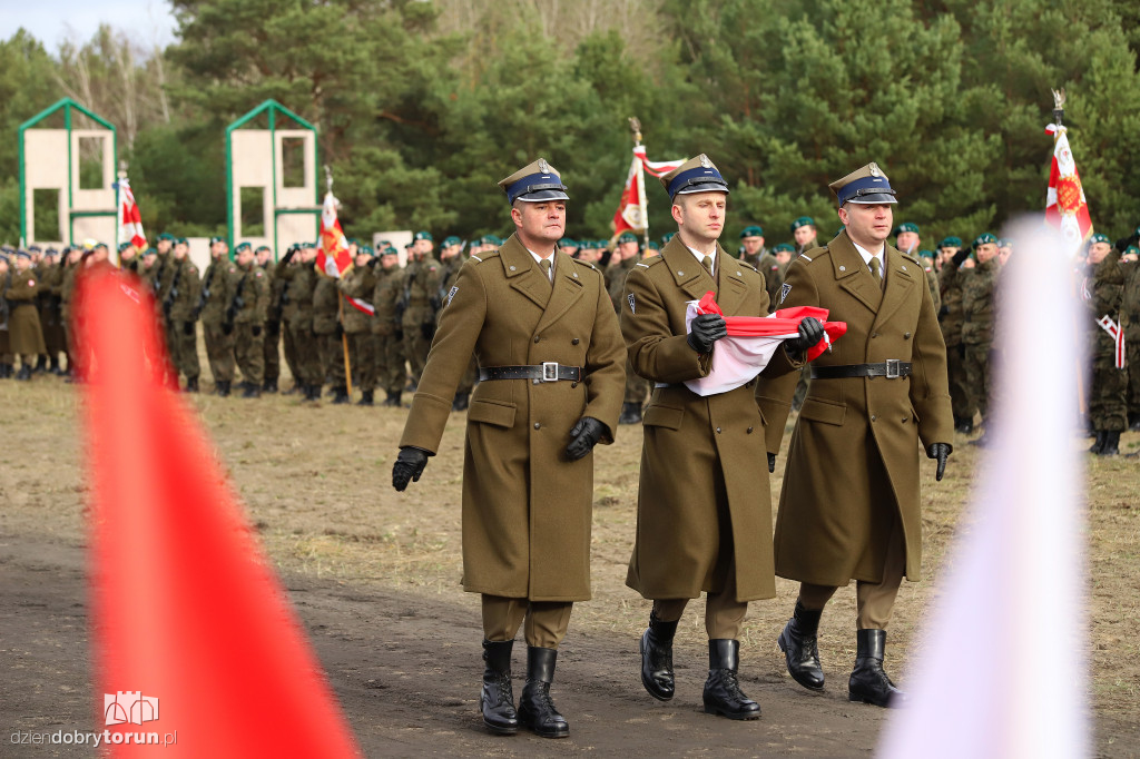 Uroczystości wojskowe na poligonie