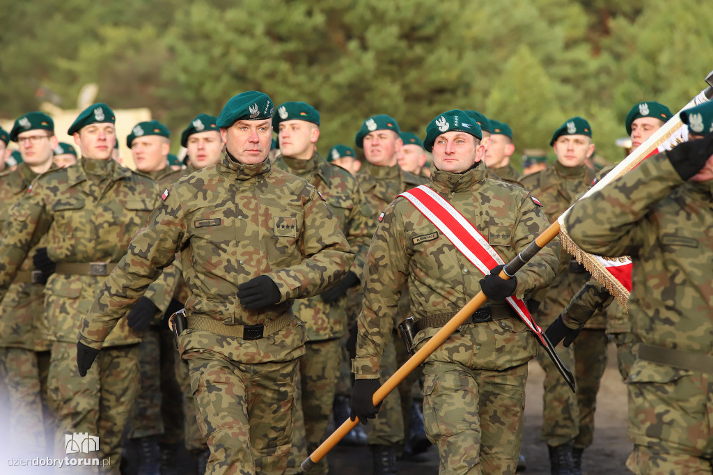 Uroczystości wojskowe na poligonie