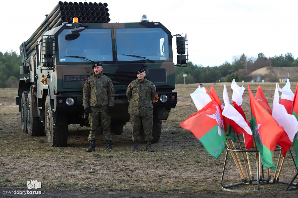 Uroczystości wojskowe na poligonie