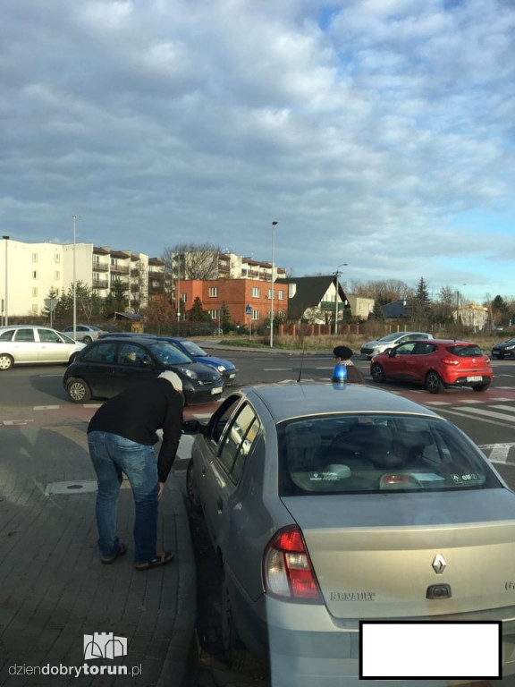 Kolizja dwóch samochodów przy ul. Włocławskiej