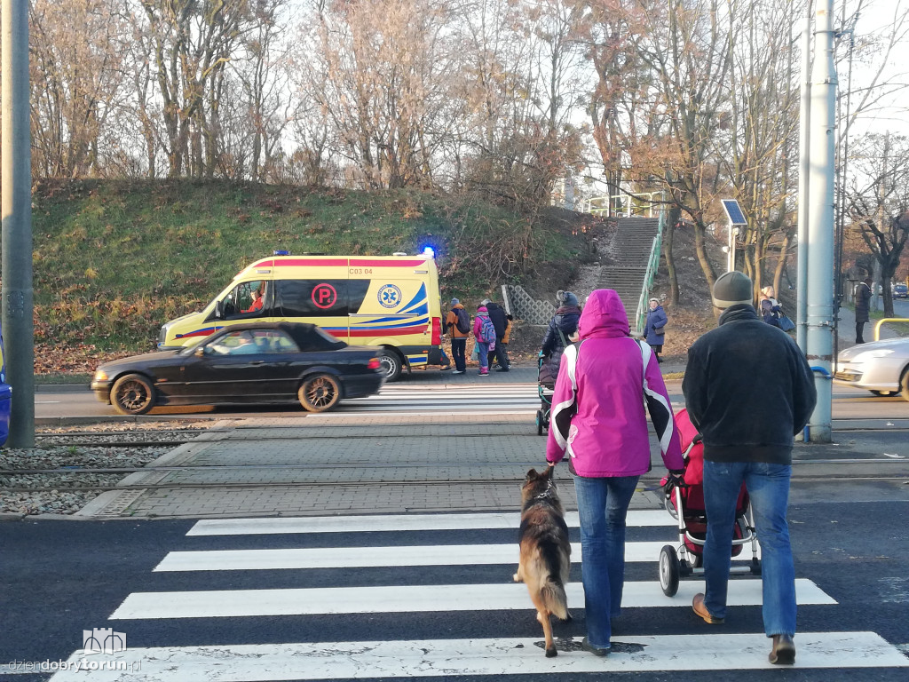 Wypadek dwóch aut przy Traugutta/Waryńskiego