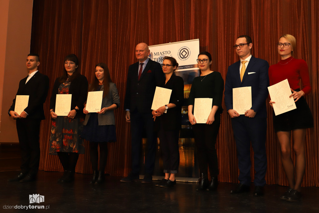 Uroczyste wręczenie stypendiów