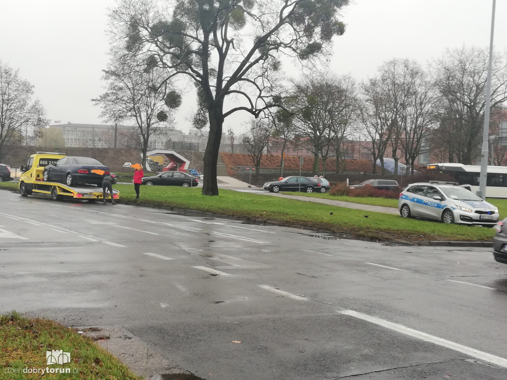 Kolizja pojazdów na placu Niepodległości