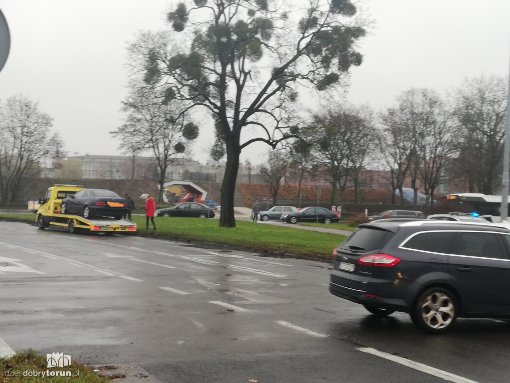 Kolizja pojazdów na placu Niepodległości