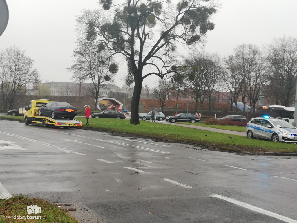 Kolizja pojazdów na placu Niepodległości
