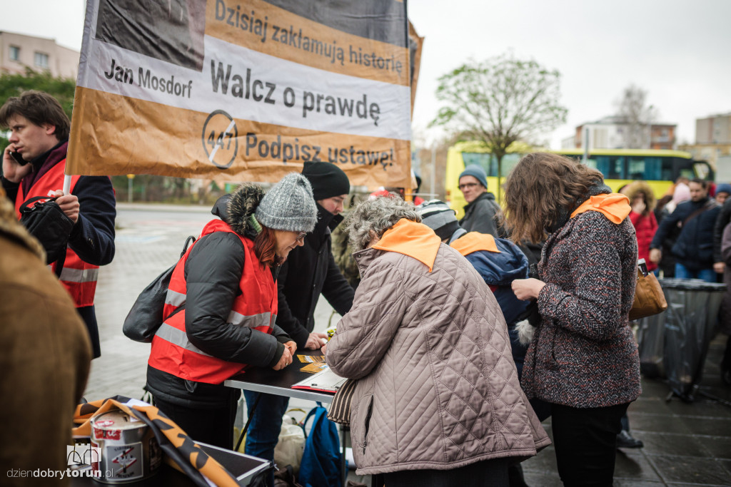 Urodziny Radia Maryja. Tłumy pod Areną Toruń cz. 2