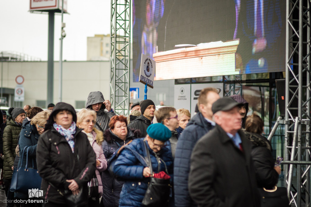 Urodziny Radia Maryja. Tłumy pod Areną Toruń cz. 2
