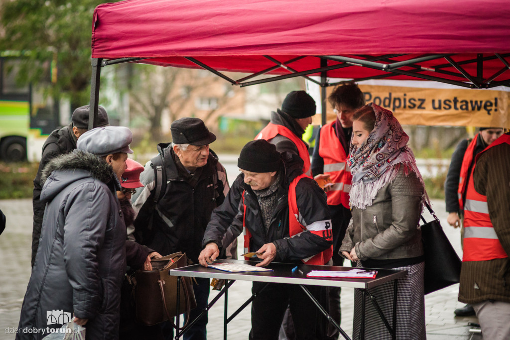 Urodziny Radia Maryja. Tłumy pod Areną Toruń cz. 2