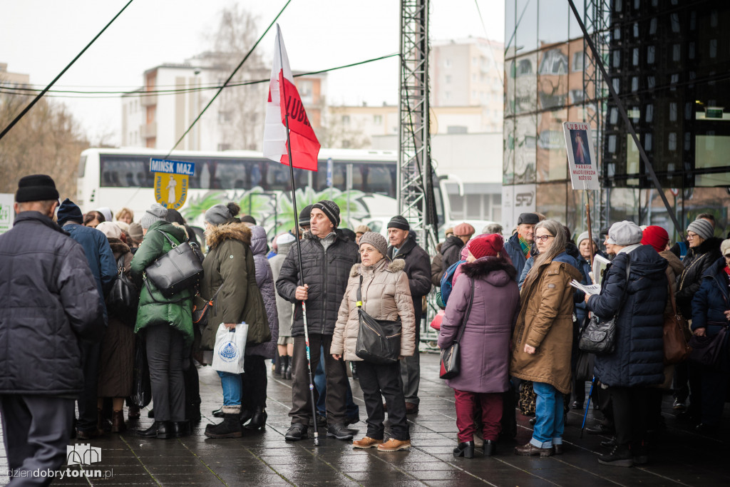 Urodziny Radia Maryja. Tłumy pod Areną Toruń cz. 2