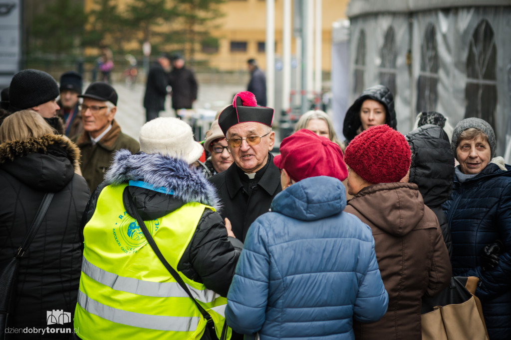 Urodziny Radia Maryja. Tłumy pod Areną Toruń cz. 2