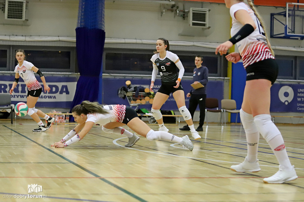 Budowlani Toruń 0 : 3 UNI Opole
