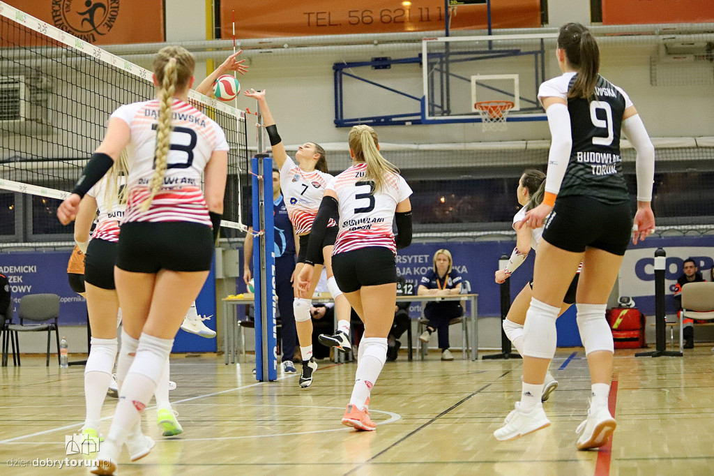 Budowlani Toruń 0 : 3 UNI Opole