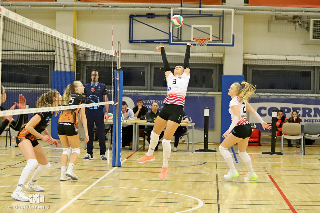 Budowlani Toruń 0 : 3 UNI Opole