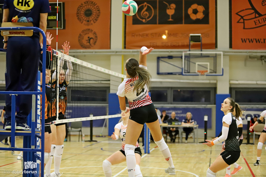 Budowlani Toruń 0 : 3 UNI Opole